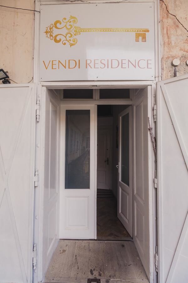 Гостевой дом Vendi Grand Square Residence Сибиу-21